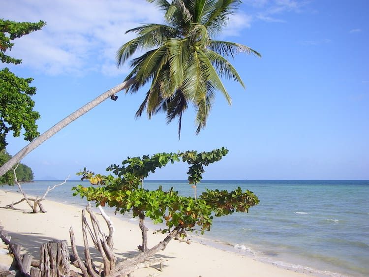 Thapwarin Strand bei beginnder Ebbe