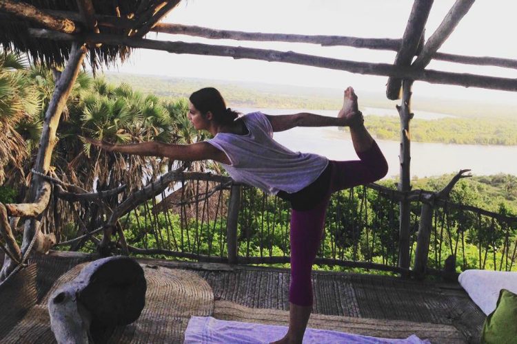 Guten Morgen Yoga im Delta Dunes Camp / Kenia