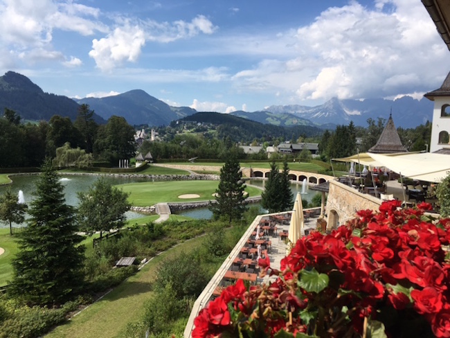Ausblick in die Tiroler Bergwelt