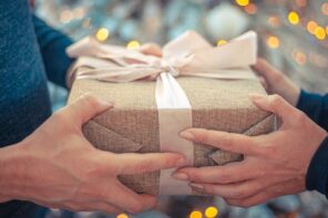 Geschenkeguide & Weihnachtsgewinnspiel mit Reisepreisen, schönen Dingen & Köstlichkeiten