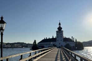 Gmunden: Stilvoll schlafen und auf Haubenniveau speisen im Hotel Zum Goldenen Hirschen